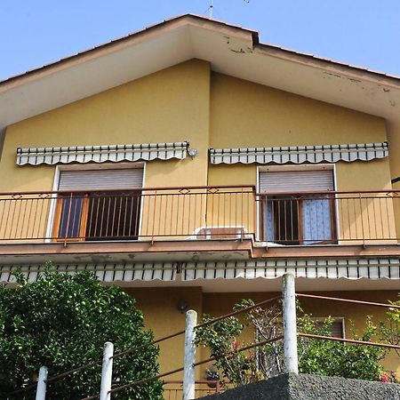 Апартаменты Casa Di Erika Варацце Экстерьер фото