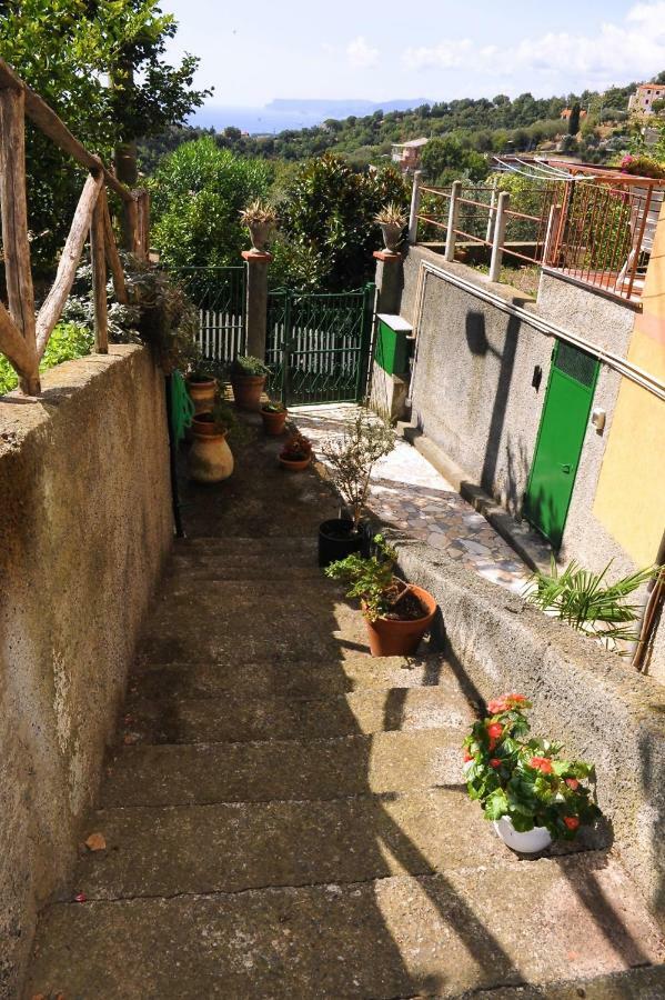 Апартаменты Casa Di Erika Варацце Экстерьер фото